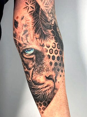 Realistisches Leopardenmotiv, Unterarm, Color Realism