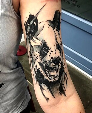 Wolfskopf, Oberarm, Blackwork